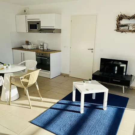 Les Patios De St-pierre מלון דירות 3*